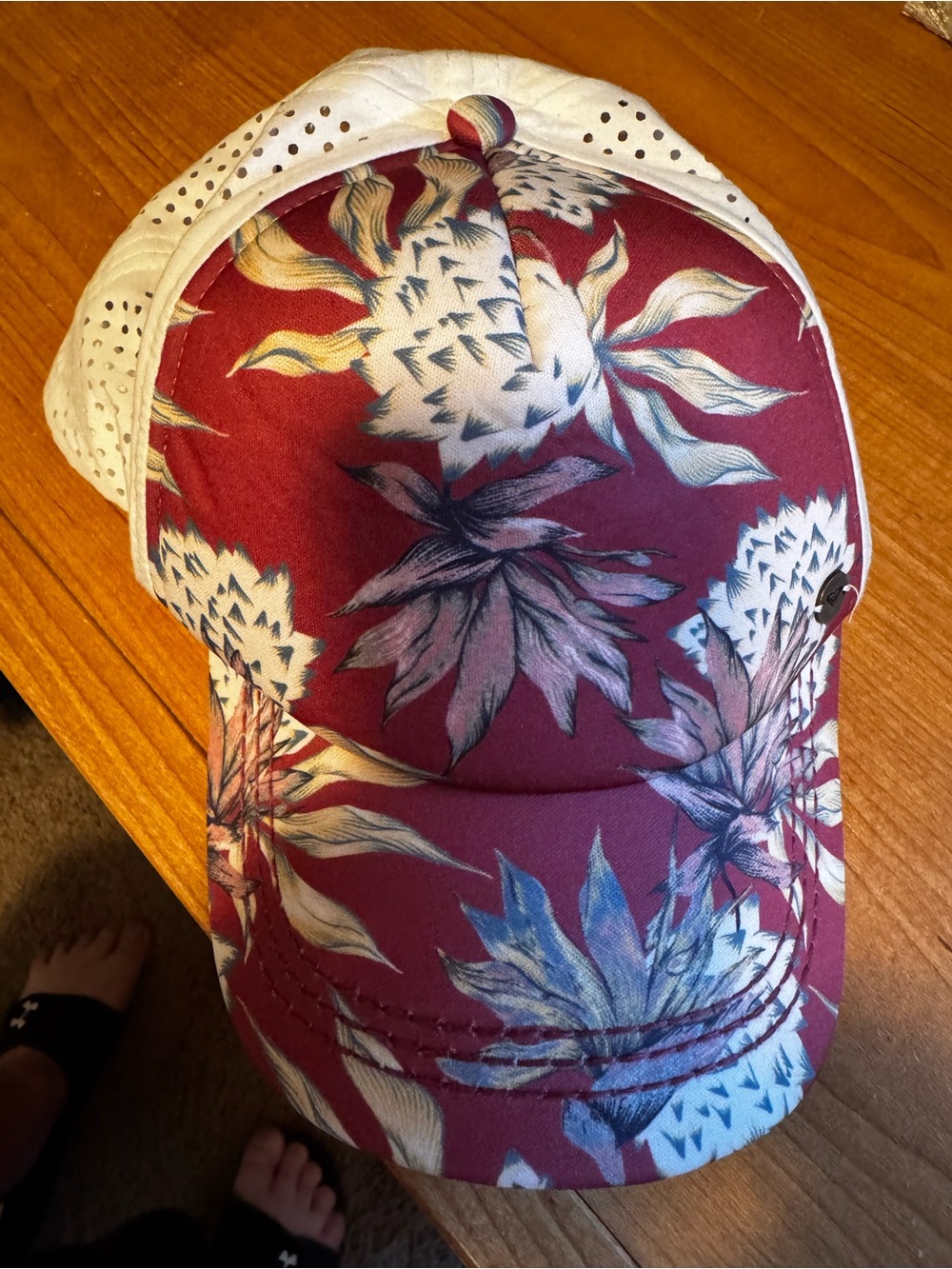 NWOT Roxy adjustable hat - Picture 4 of 5
